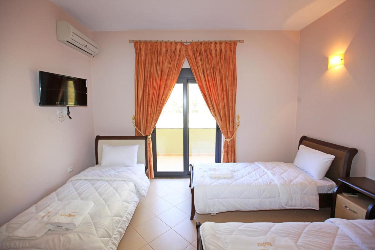 Hotel Gryka e Kelcyres Zewnętrze zdjęcie